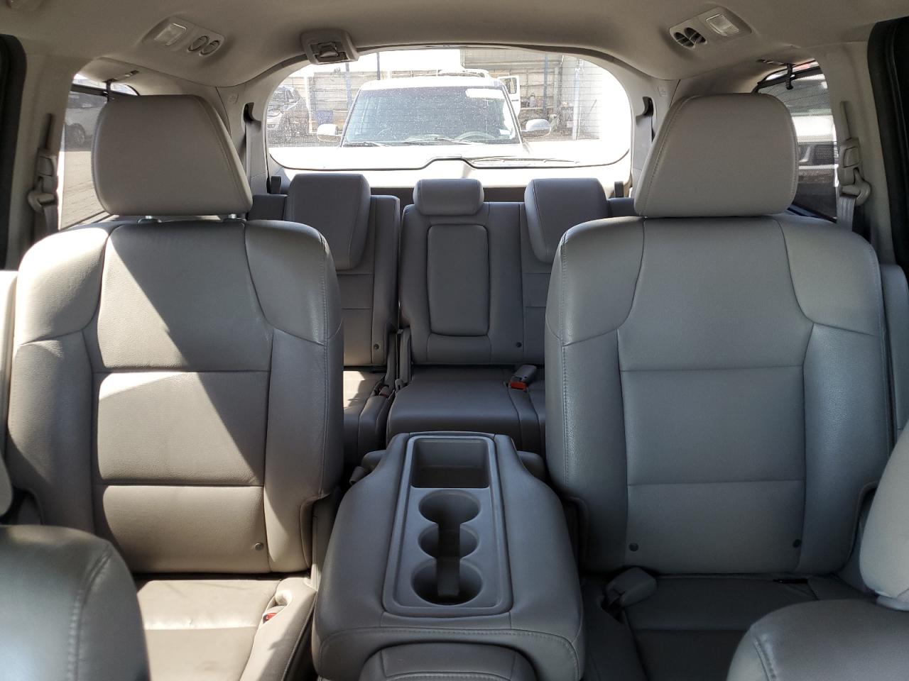 2014 Honda Odyssey - Image 10