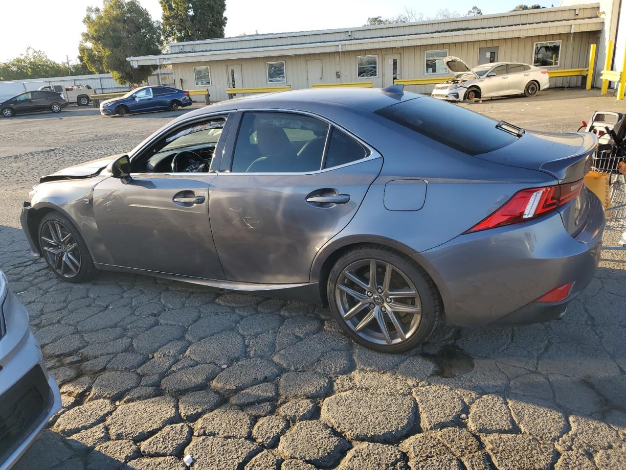 JTHBA1D25G5035636 2016 LEXUS IS - Image 2