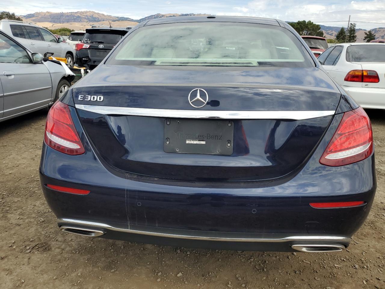 2018 Mercedes-Benz E 300 VIN: WDDZF4JB7JA414701 Lot: 71012064