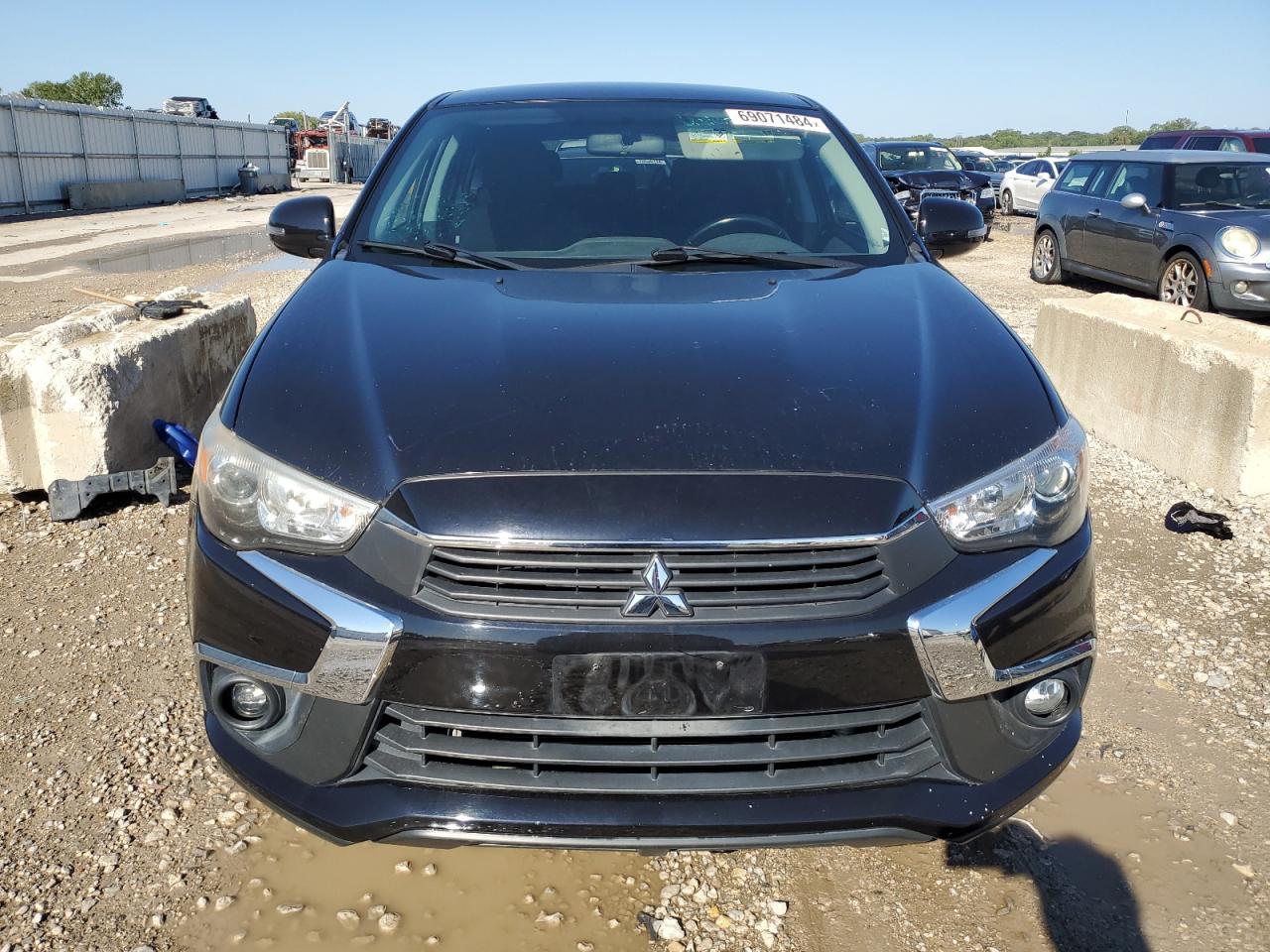 2017 Mitsubishi Outlander - Image 5