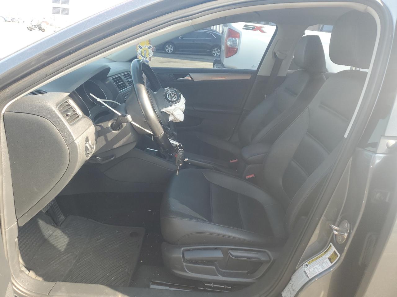 3VWDB7AJ8JM216329 2018 Volkswagen Jetta Se