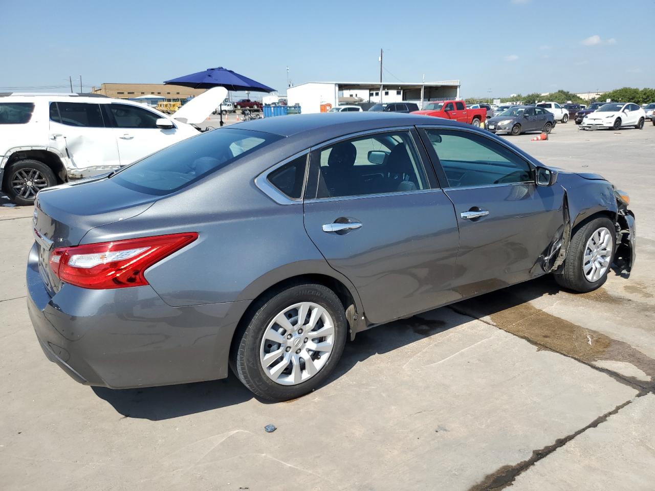 2016 Nissan Altima - Image 3