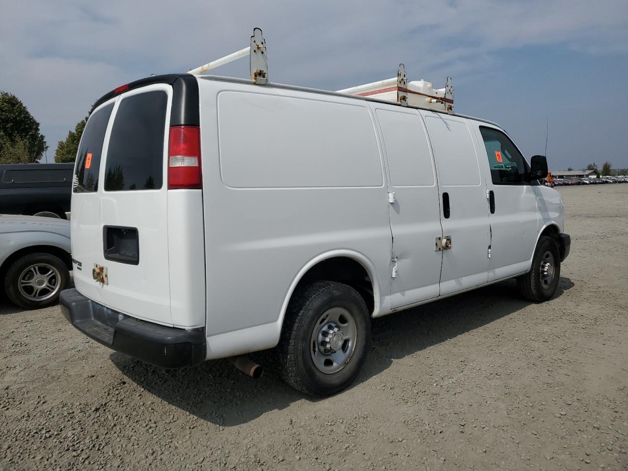 1GCWGAFF0G1250124 2016 Chevrolet Express G2500