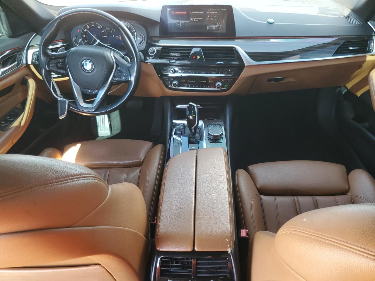 WBAJA7C57KG911810 2019 BMW 530 Xi