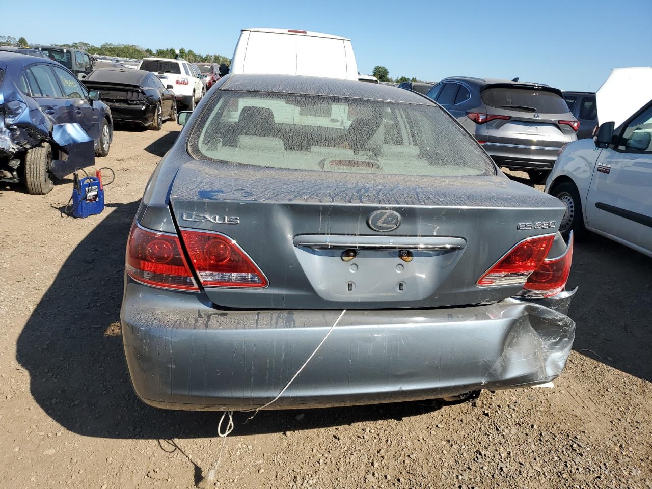 2005 Lexus Es 330 VIN: JTHBA30G355075823 Lot: 70003804