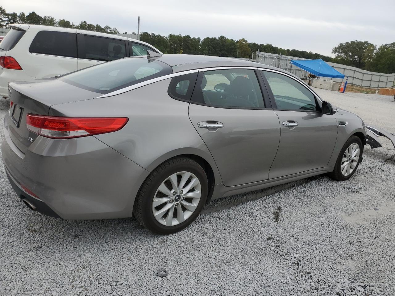 VIN 5XXGU4L31HG163119 2017 KIA OPTIMA no.3