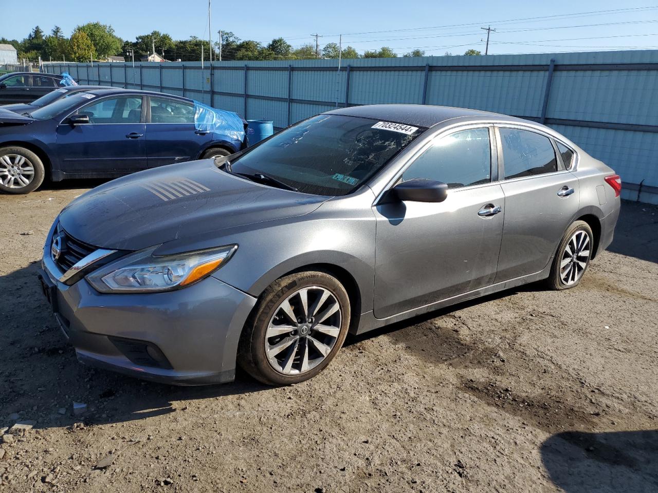 1N4AL3AP7HC238677 2017 NISSAN ALTIMA - Image 1