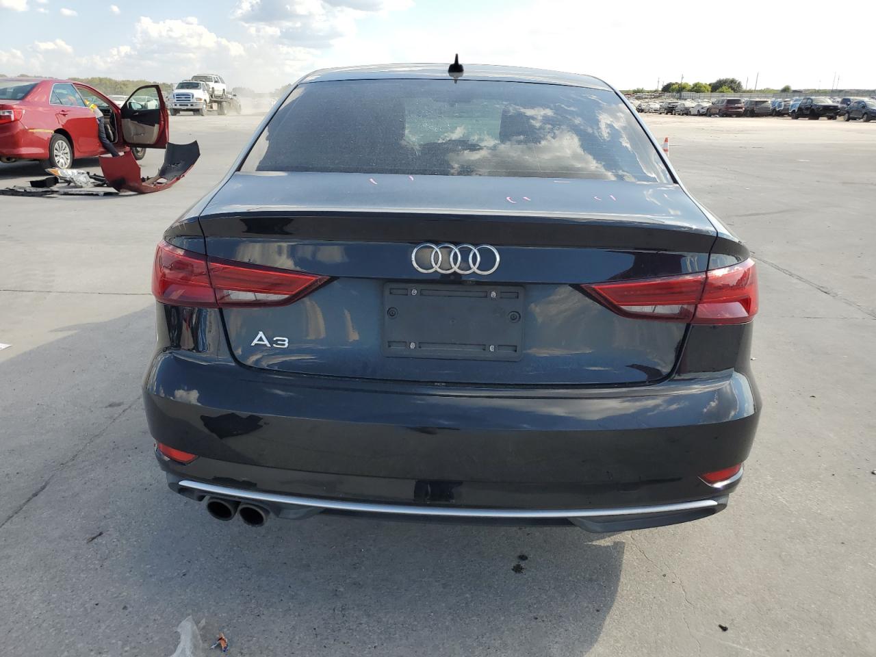 2018 Audi A3 Premium VIN: WAUAUGFF4J1043875 Lot: 71975904