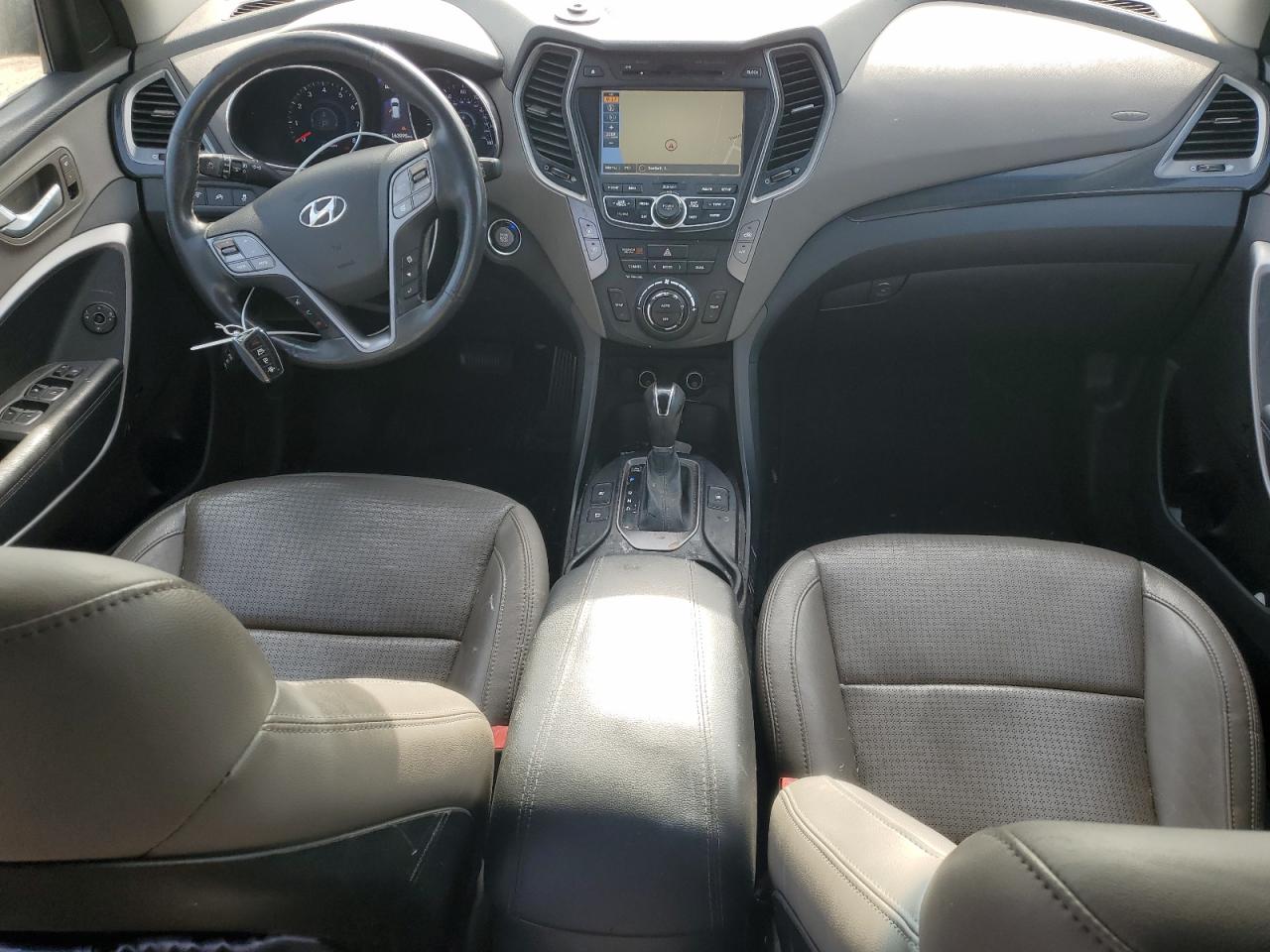 2015 Hyundai Santa Fe - Image 8