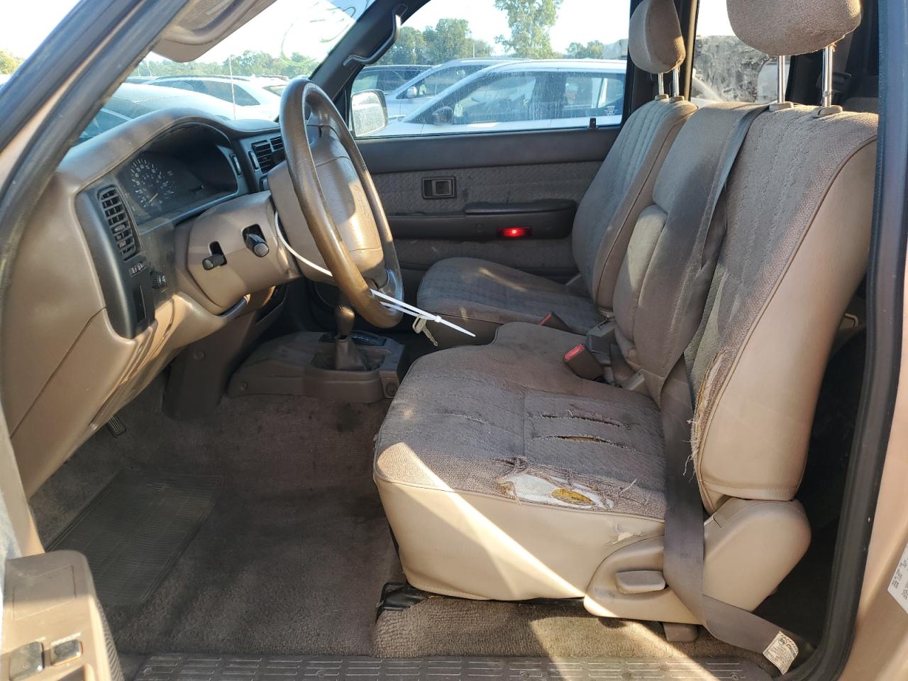 1995 Toyota Tacoma Xtracab VIN: 4TAUN73C2SZ061264 Lot: 71195284