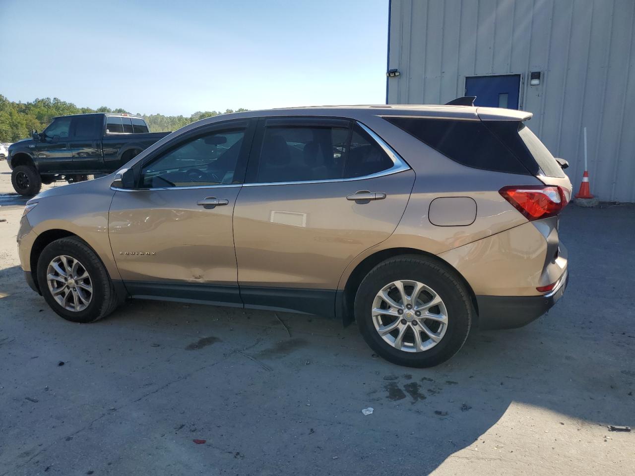 2GNAXSEV0J6210842 2018 CHEVROLET EQUINOX - Image 2