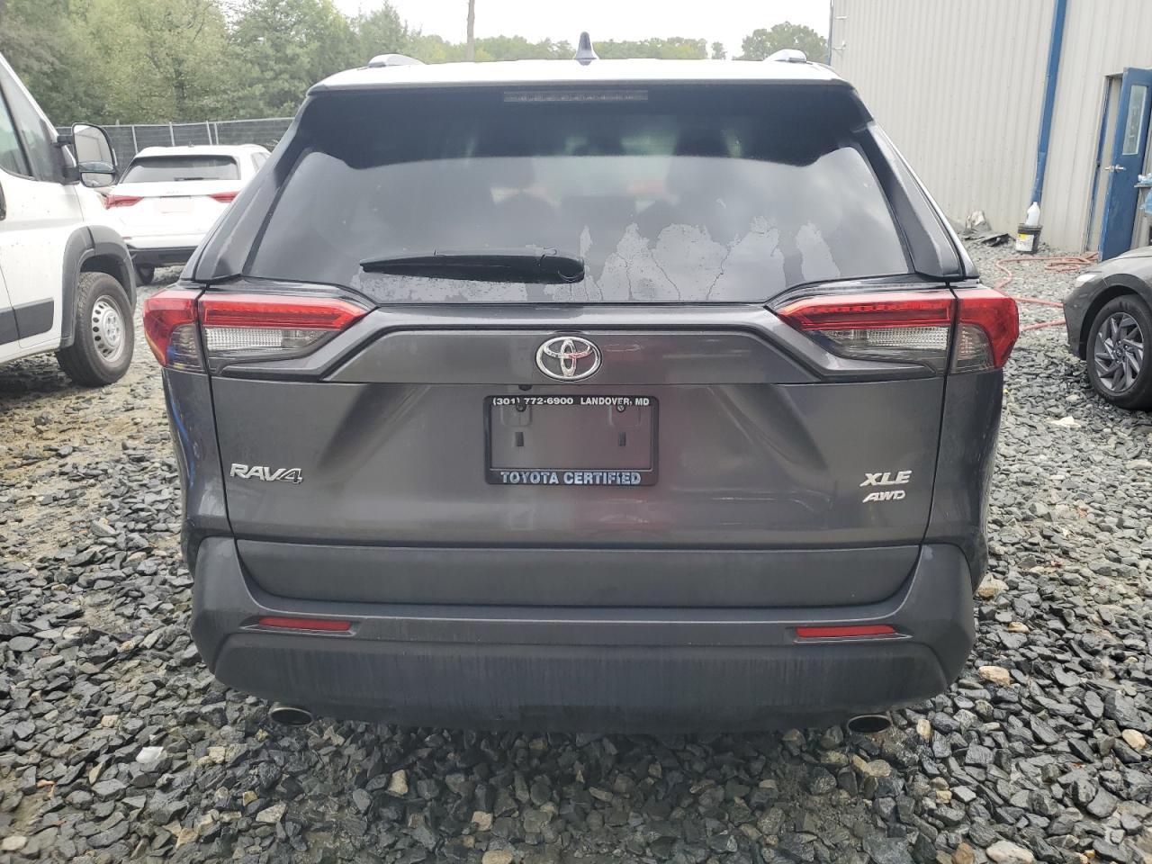 2020 Toyota RAV 4 - Image 6