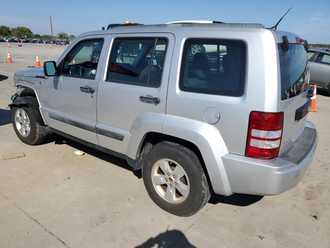 2011 Jeep Liberty (North America) - Image 2