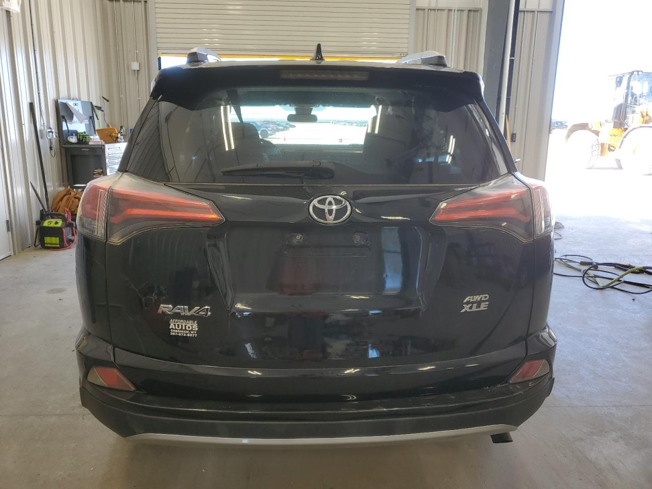 2T3RFREV7JW792725 2018 Toyota Rav4 Adventure