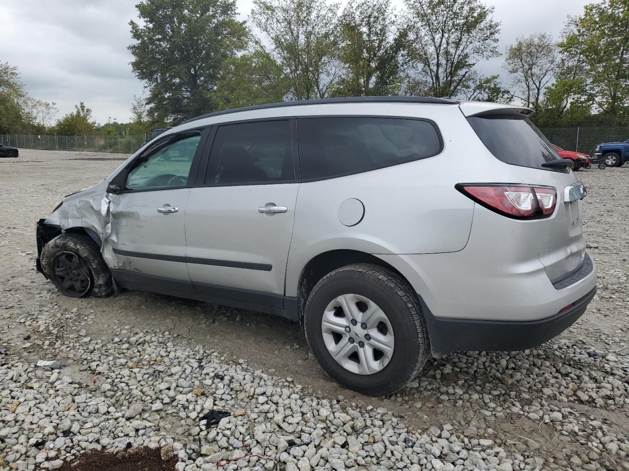 CHEVROLET TRAVERSE 2014 VIN 1GNKRFED9EJ215771 photo 2