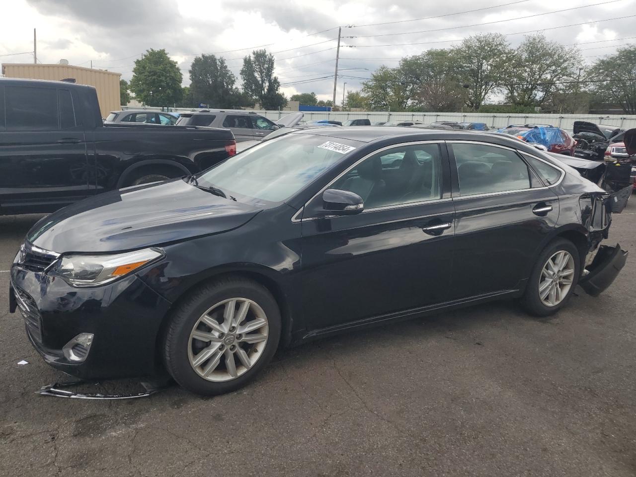 2015 Toyota Avalon - Image 1