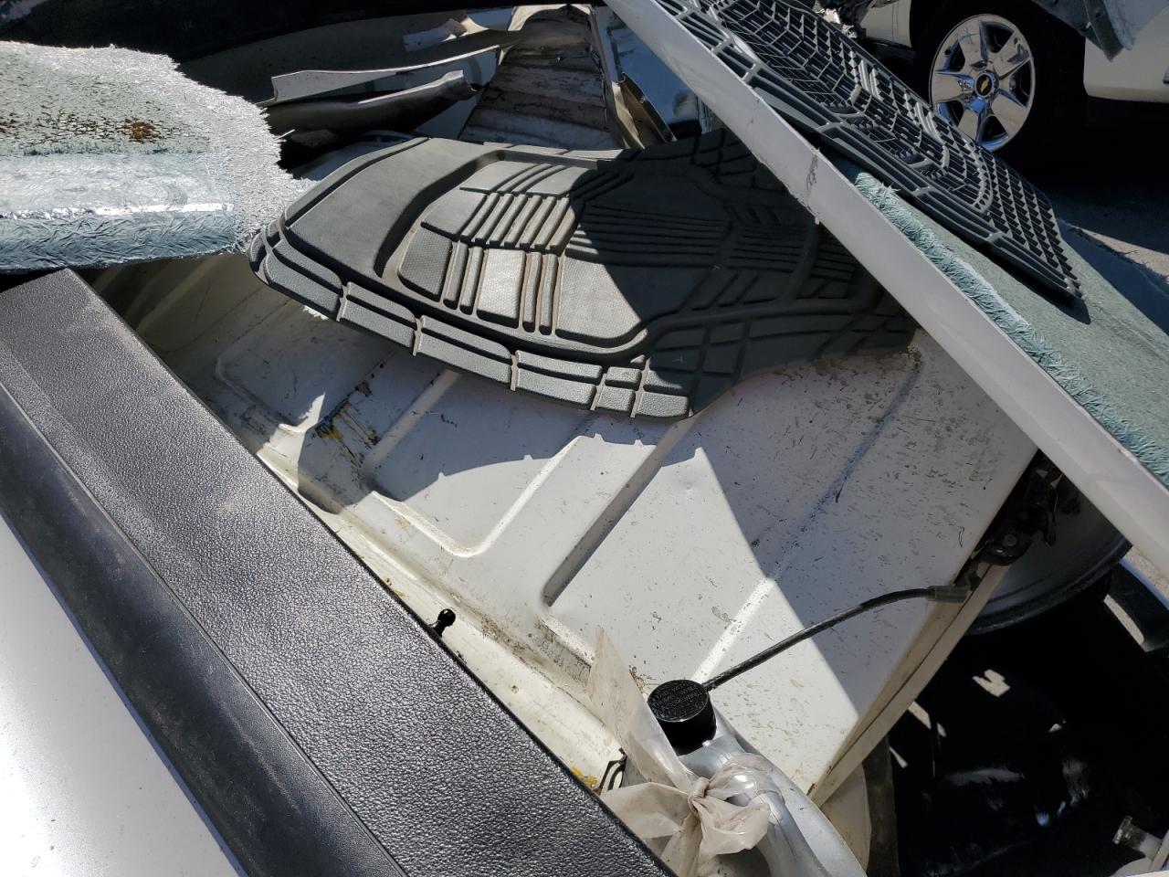 2003 GMC New Sierra C1500 VIN: 1GTEC14T83Z360270 Lot: 70665304