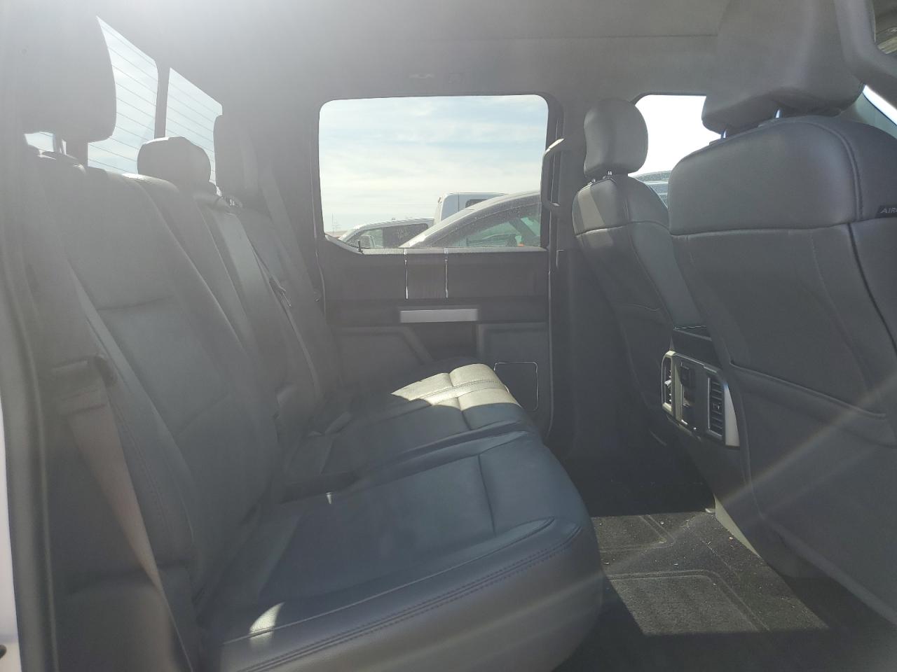 2015 Ford F-150 - Image 11
