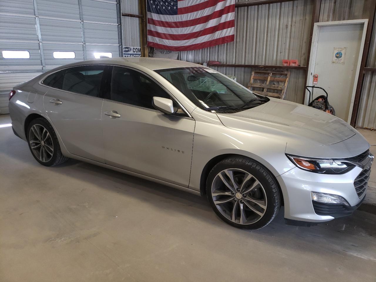 2022 Chevrolet Malibu - Image 4
