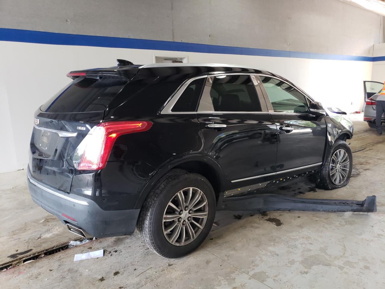 2017 Cadillac XT5 - Image 3