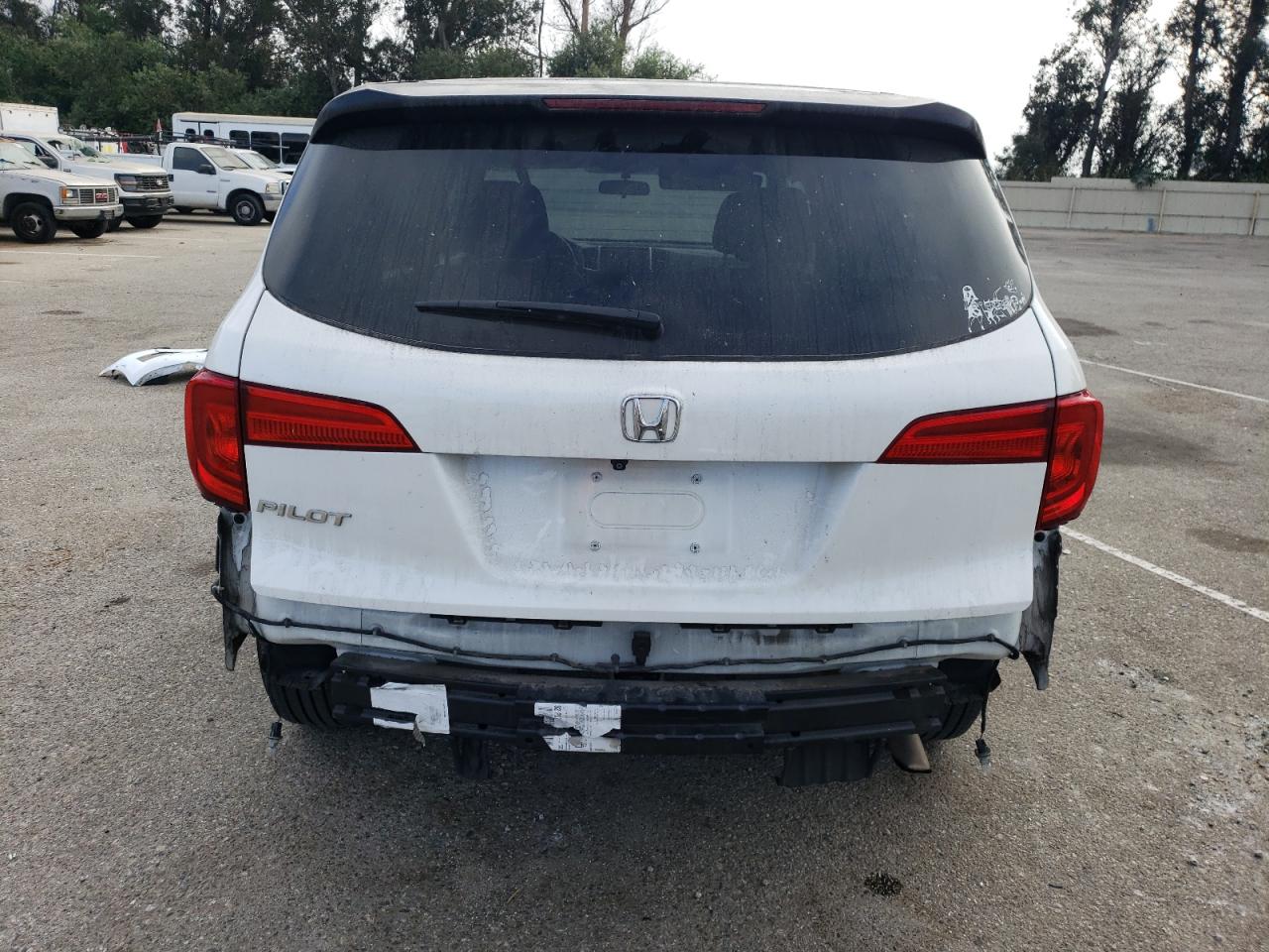 5FNYF5H1XJB019220 2018 Honda Pilot Lx