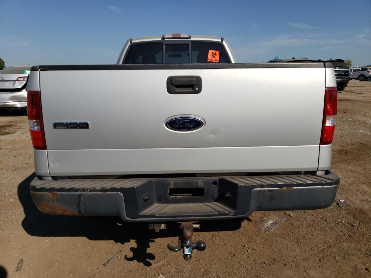 1FTRF12W65NA36945 2005 Ford F150 1FTRF12W65NA36945 2005 Ford F150