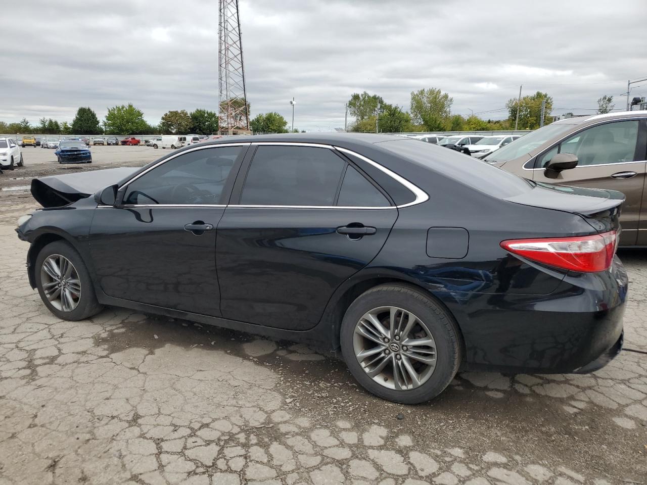 4T1BF1FK1HU647058 2017 TOYOTA CAMRY - Image 2