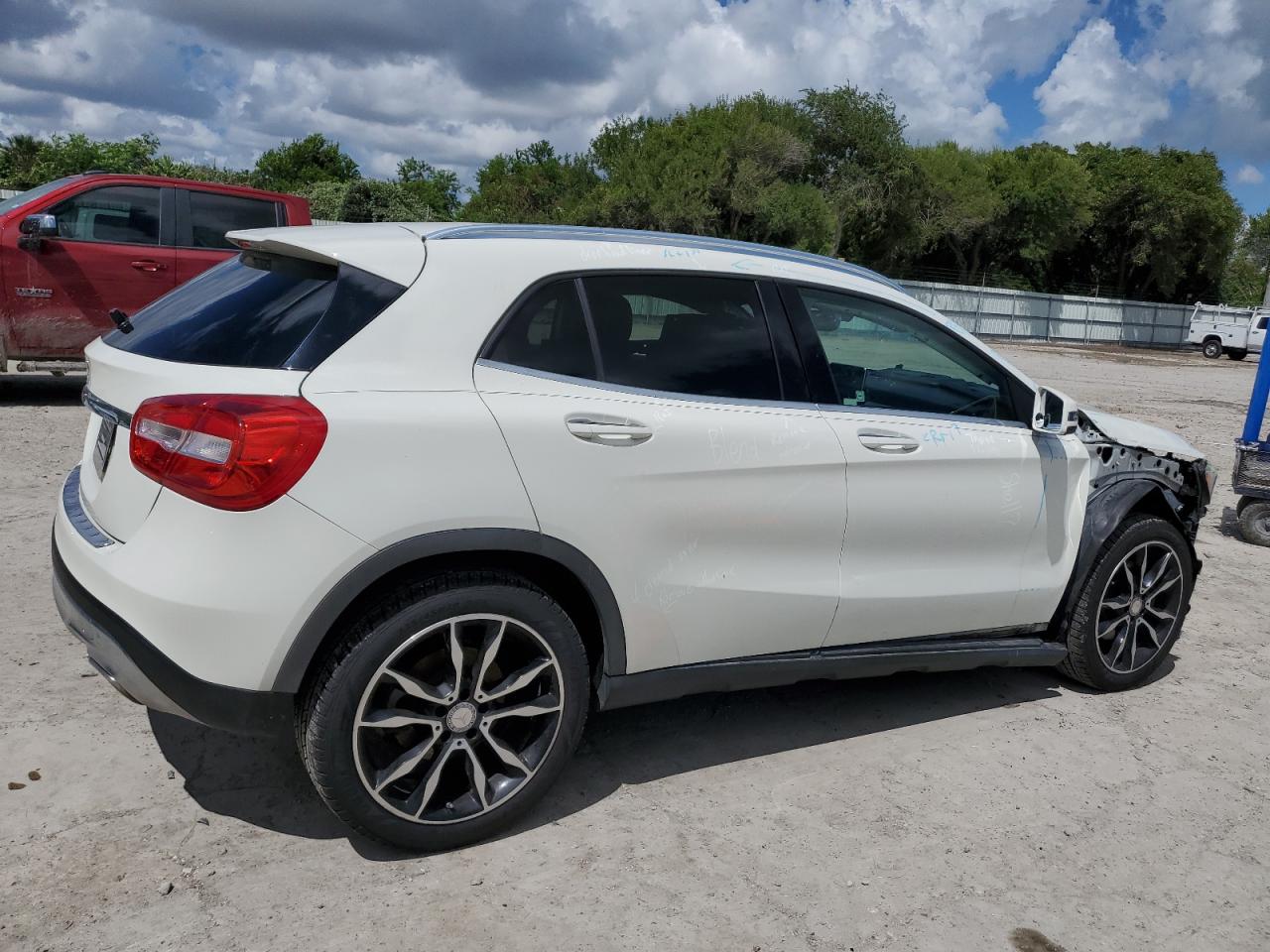 VIN WDCTG4EBXGJ223400 2016 MERCEDES-BENZ GLA-CLASS no.3