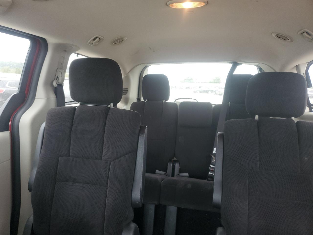 2013 Dodge Caravan - Image 10