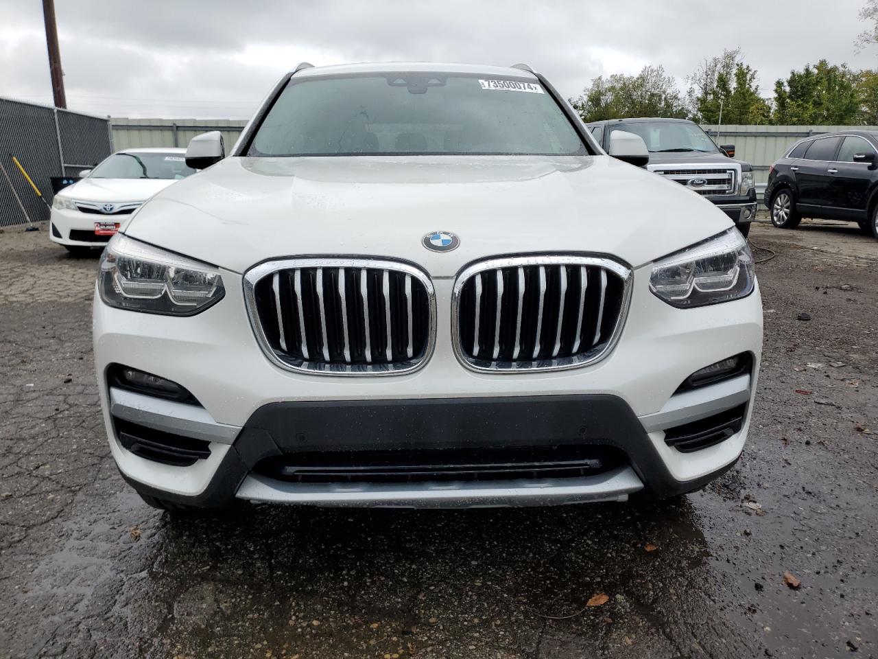 VIN 5UXTR7C56KLE98503 2019 BMW X3 no.5