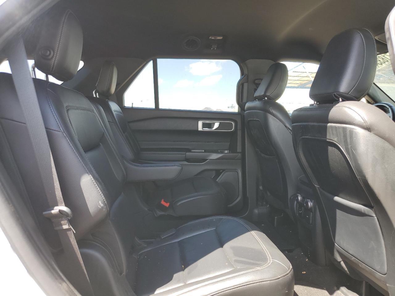 2020 Ford Explorer - Image 11