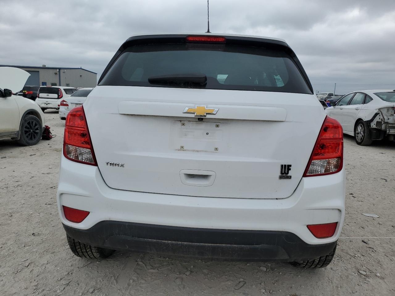 3GNCJKSB8KL145594 2019 Chevrolet Trax Ls