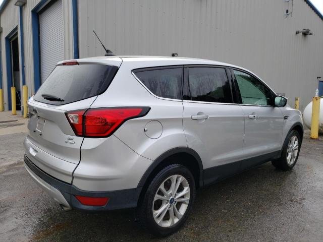  FORD ESCAPE 2019 Srebrny