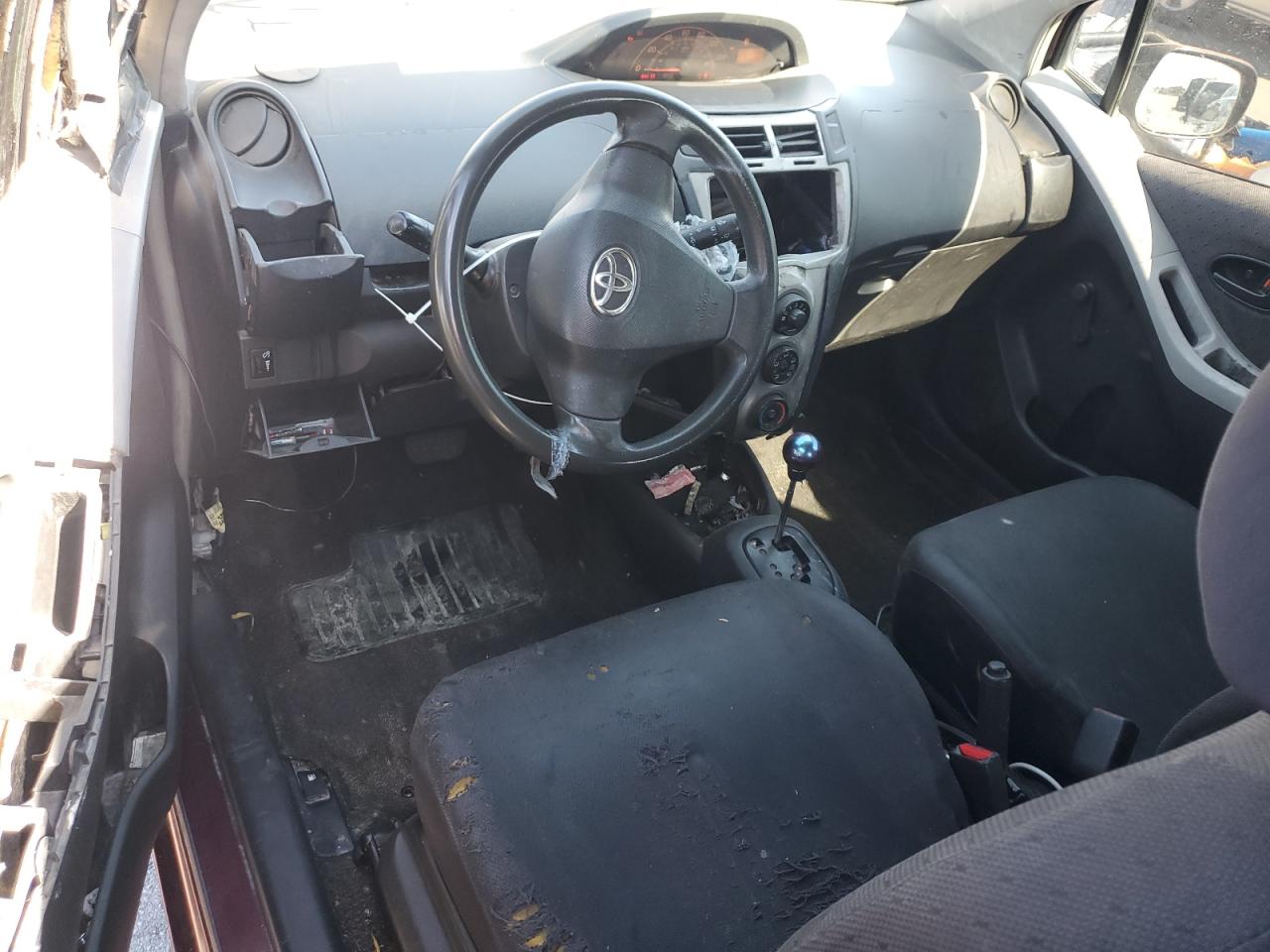 2010 Toyota Yaris - Image 8