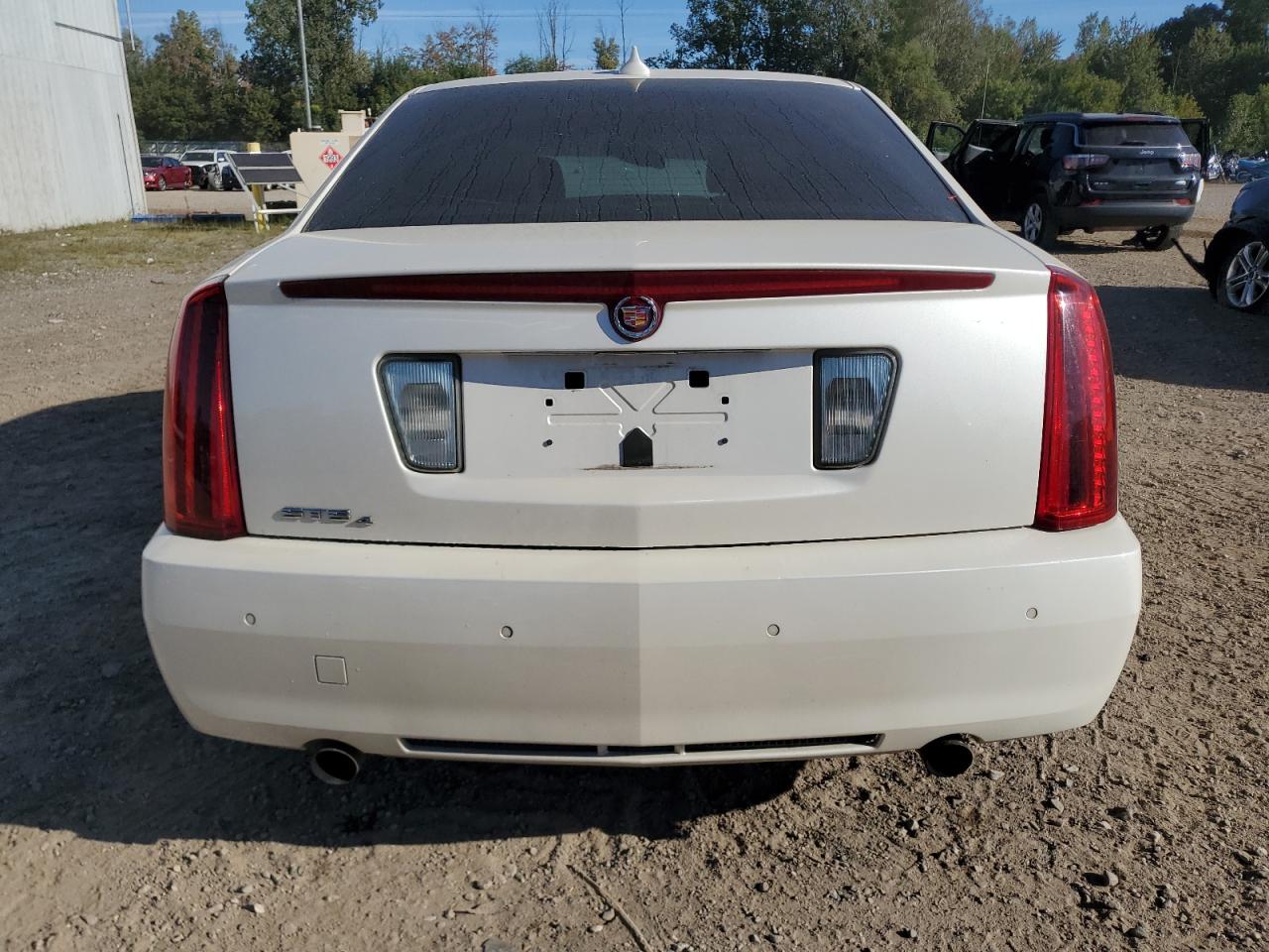 1G6DW6ED9B0102630 2011 Cadillac Sts Luxury