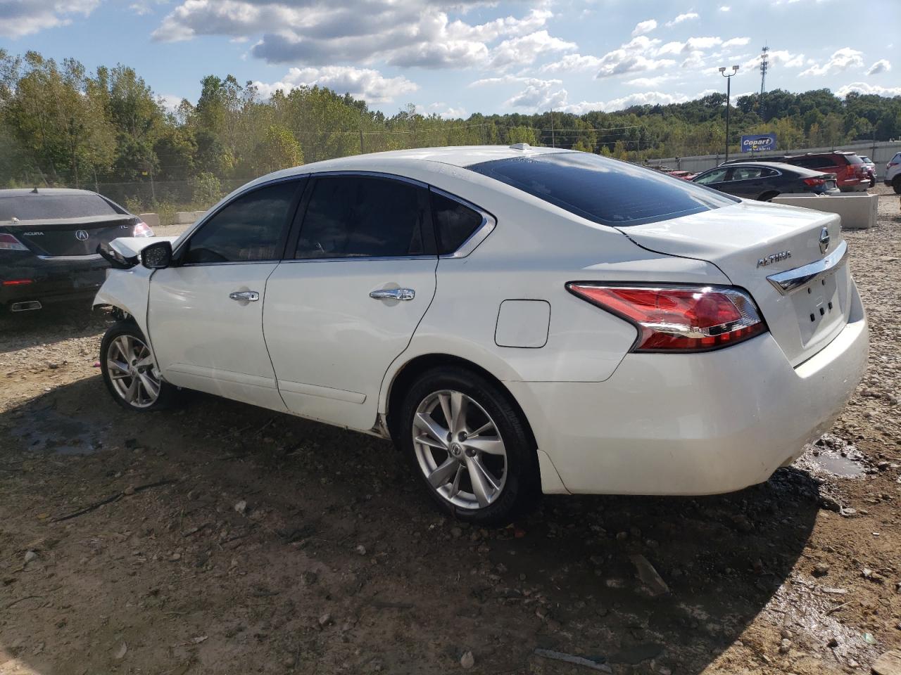 2015 Nissan Altima - Image 2