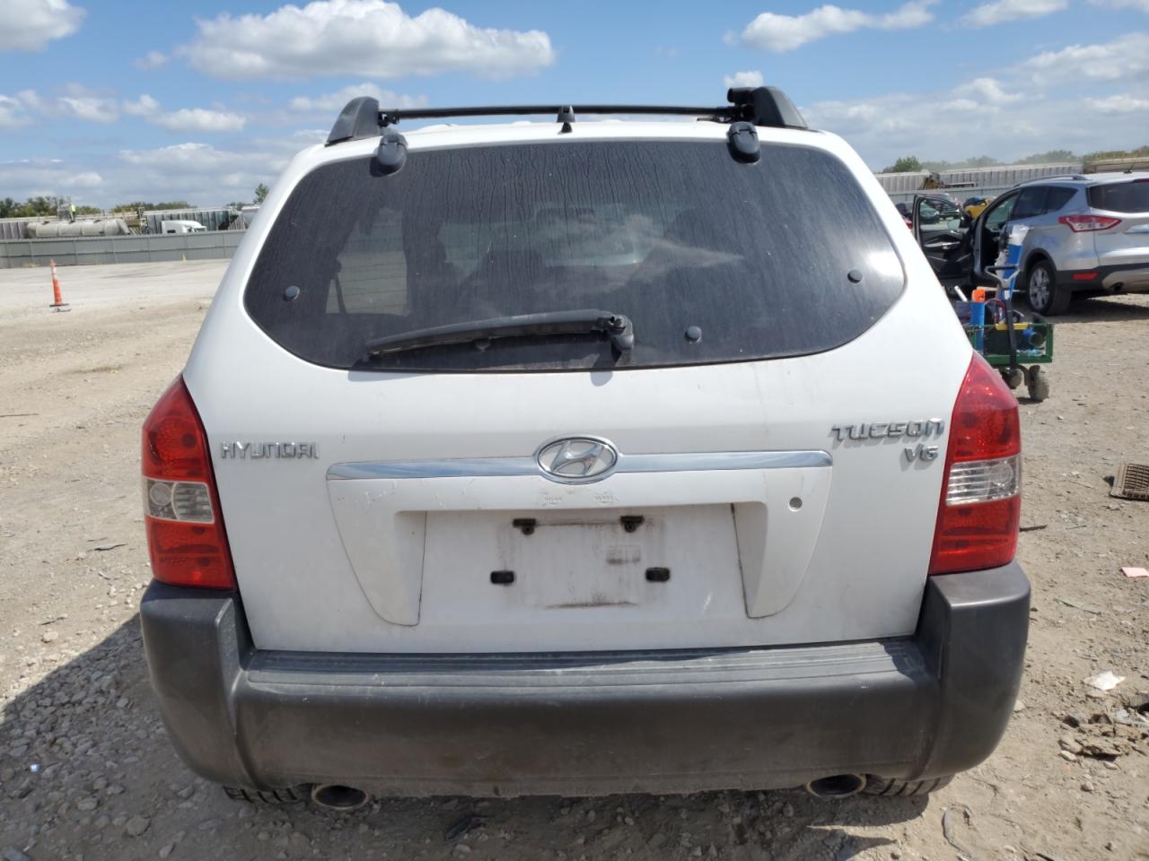 KM8JN12D05U170995 2005 Hyundai Tucson Gls