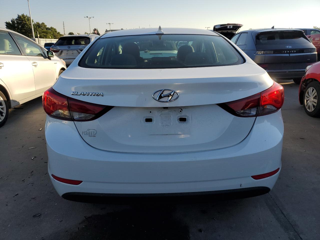 2015 Hyundai Elantra Se VIN: 5NPDH4AE8FH595560 Lot: 70496294