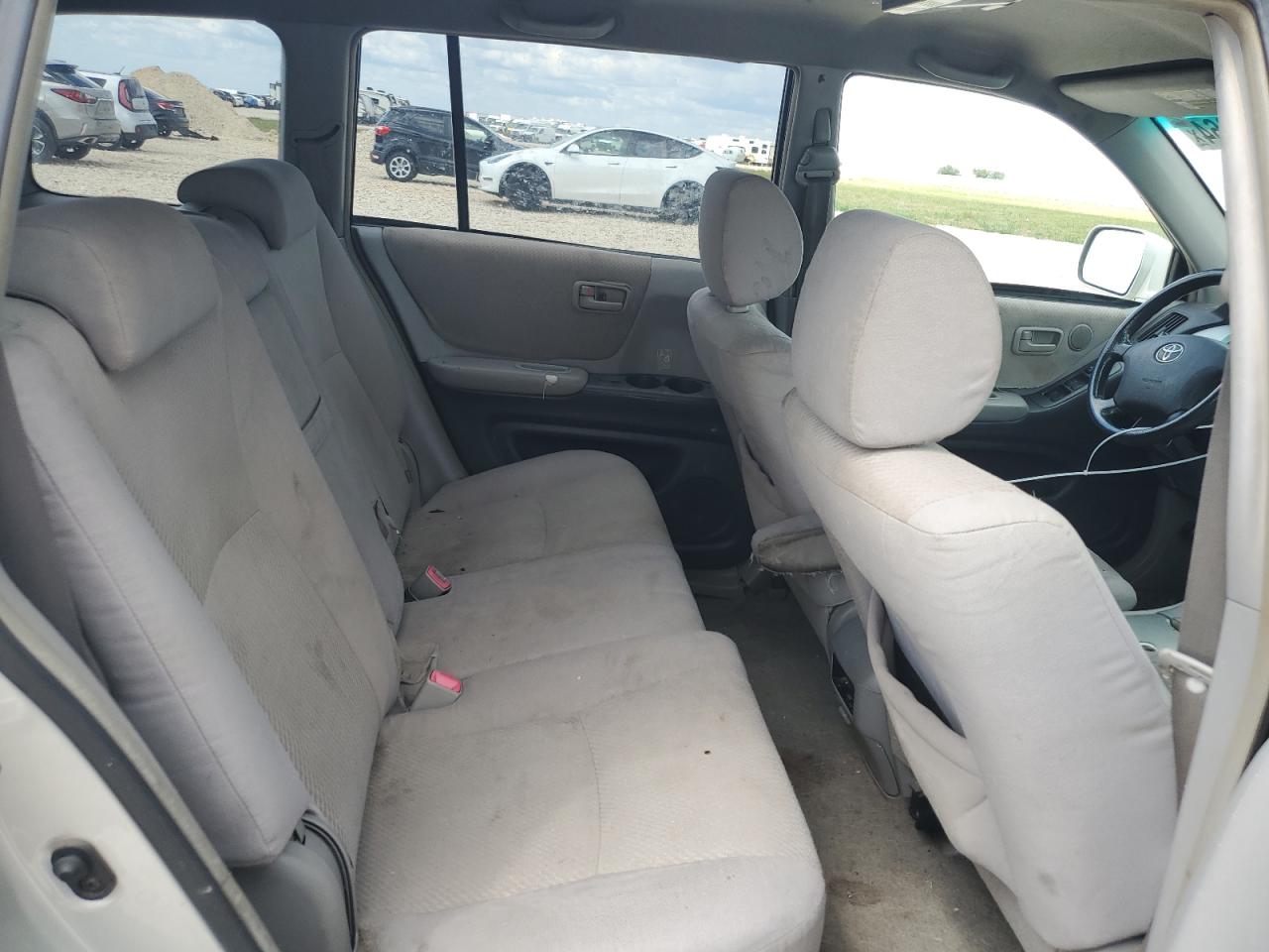 2004 Toyota Highlander - Image 12