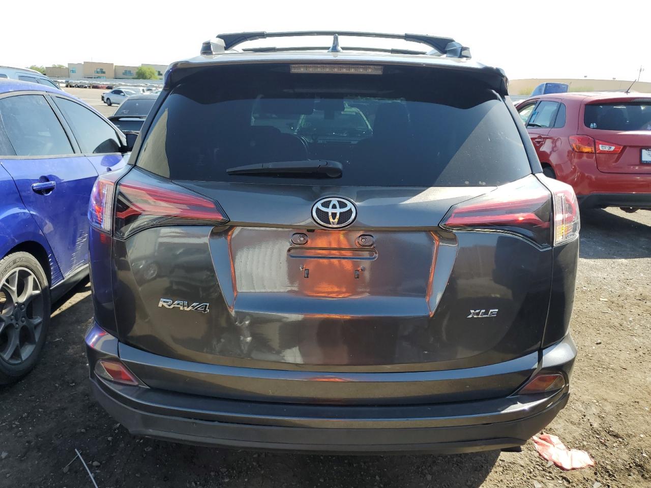 JTMZFREV0JJ159613 2018 Toyota Rav4 Le