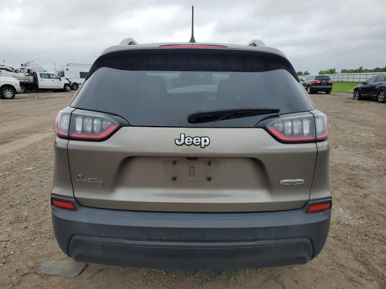 2019 Jeep Cherokee Latitude VIN: 1C4PJLCB9KD327566 Lot: 70274224