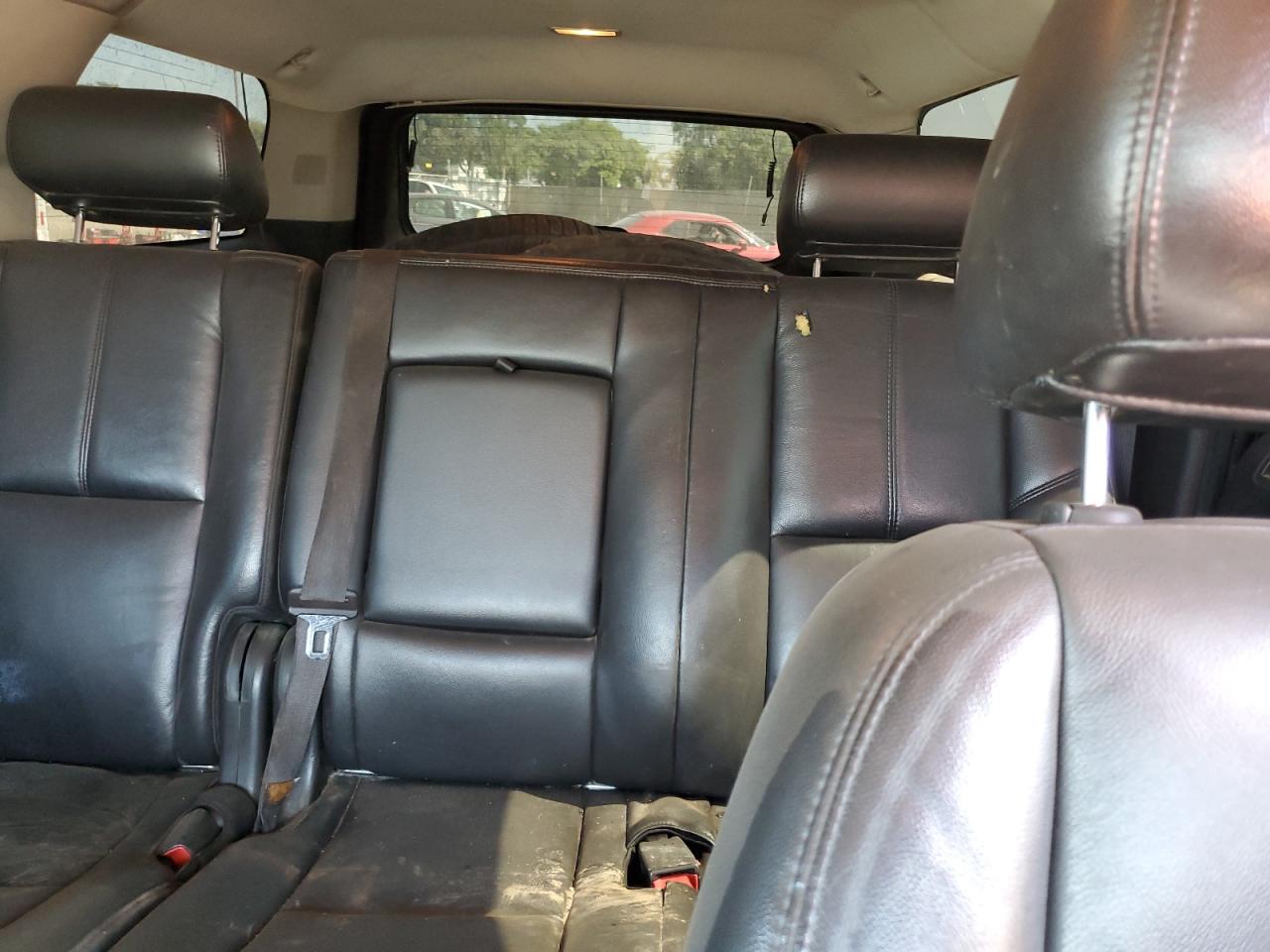 2010 Chevrolet Suburban C1500 Lt VIN: 1GNUCJE03AR250327 Lot: 73121334
