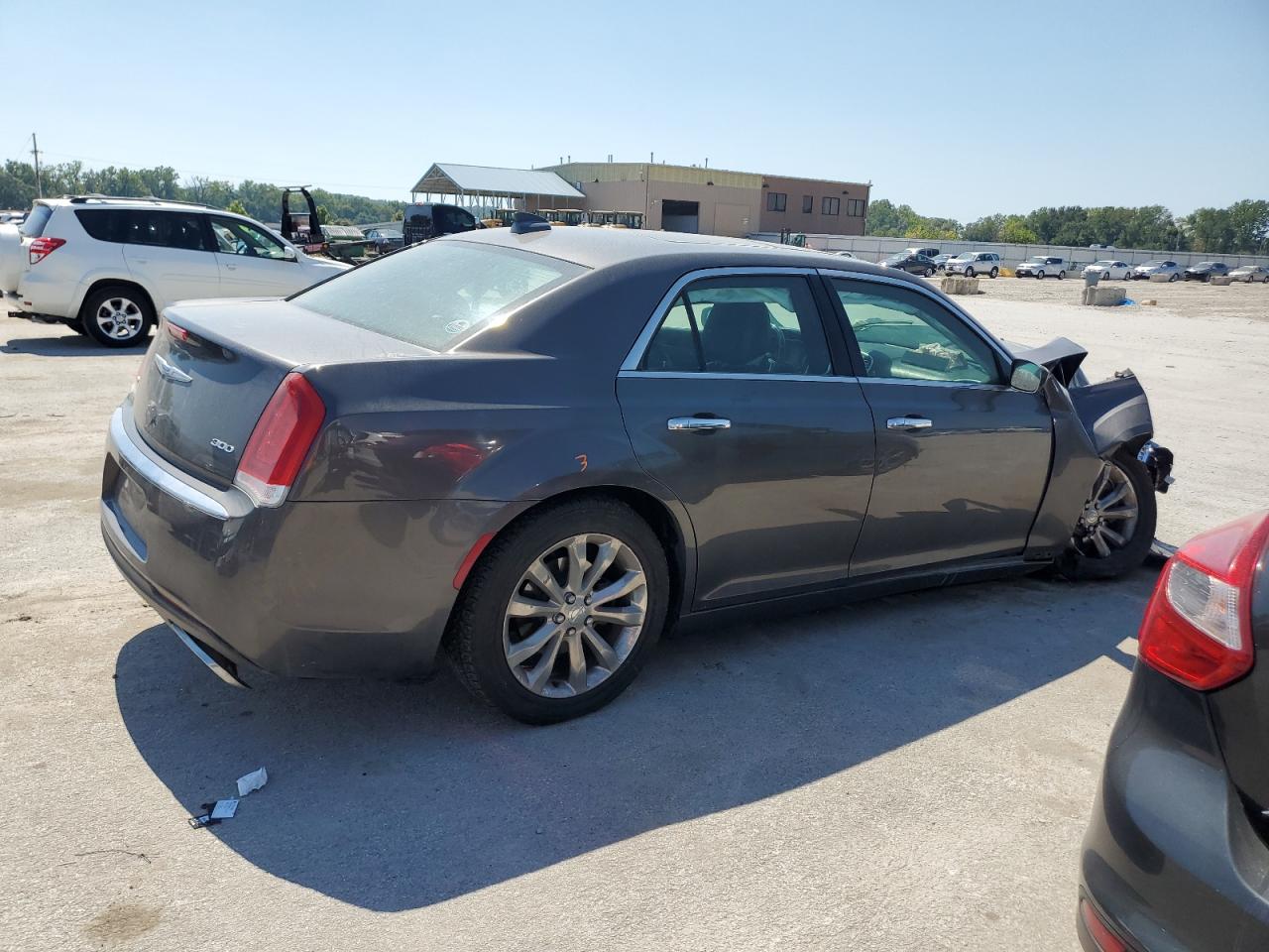 VIN 2C3CCAKG9JH268437 2018 CHRYSLER 300 no.3