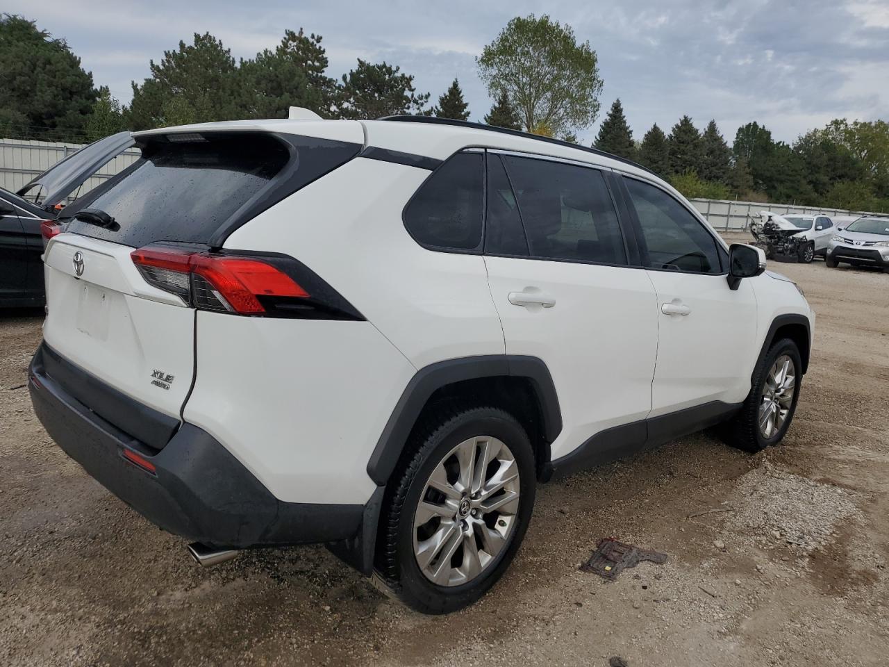 2019 Toyota Rav4 Xle Premium VIN: JTMA1RFV1KD024716 Lot: 71989014