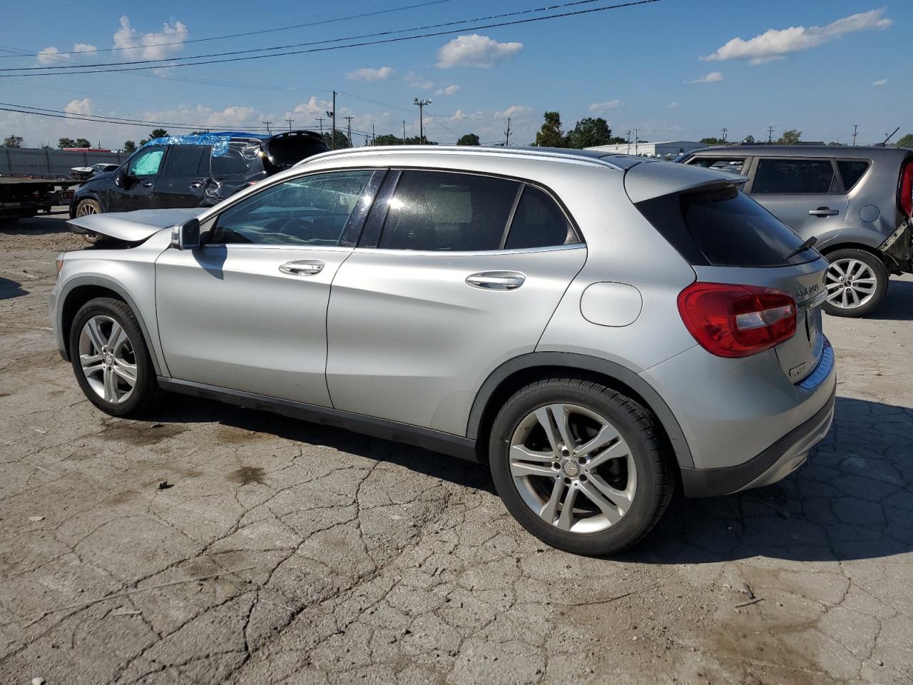 VIN WDCTG4GBXFJ050036 2015 MERCEDES-BENZ GLA-CLASS no.2