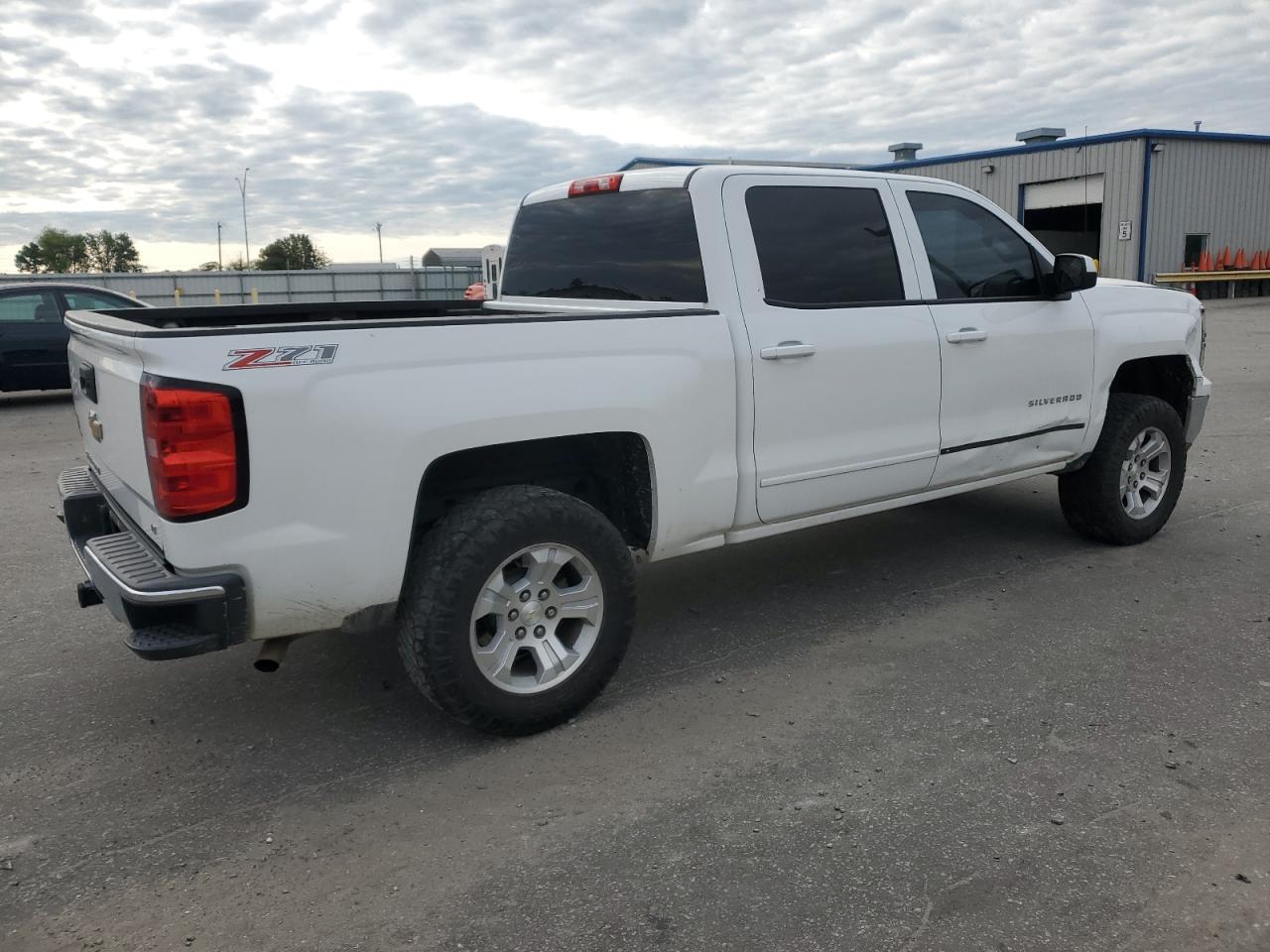 2015 Chevrolet Silverado - Image 3