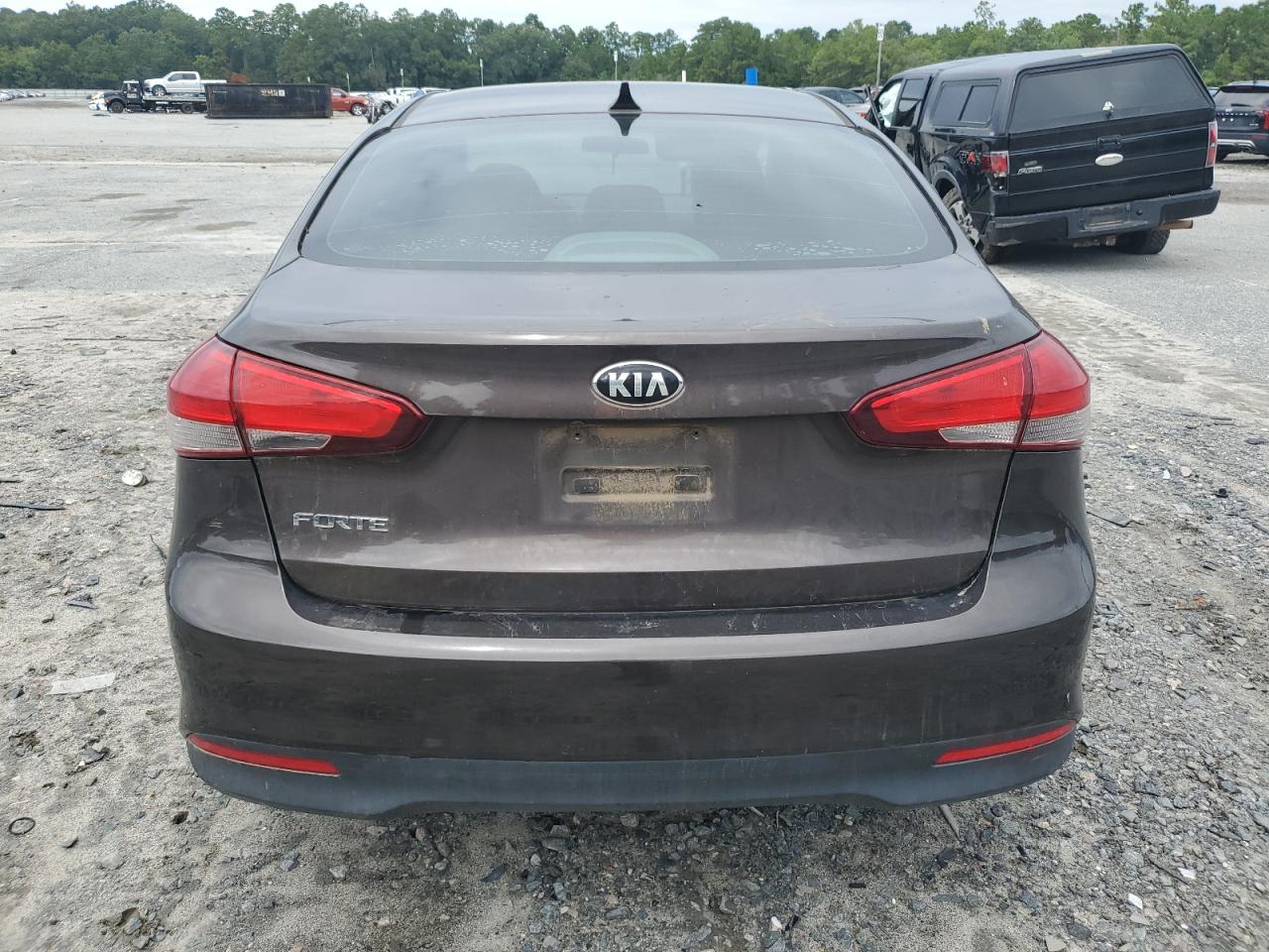 2017 Kia Forte Lx VIN: 3KPFK4A76HE070158 Lot: 70663064