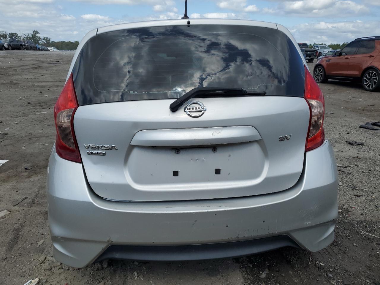 3N1CE2CP3JL353083 2018 Nissan Versa Note S