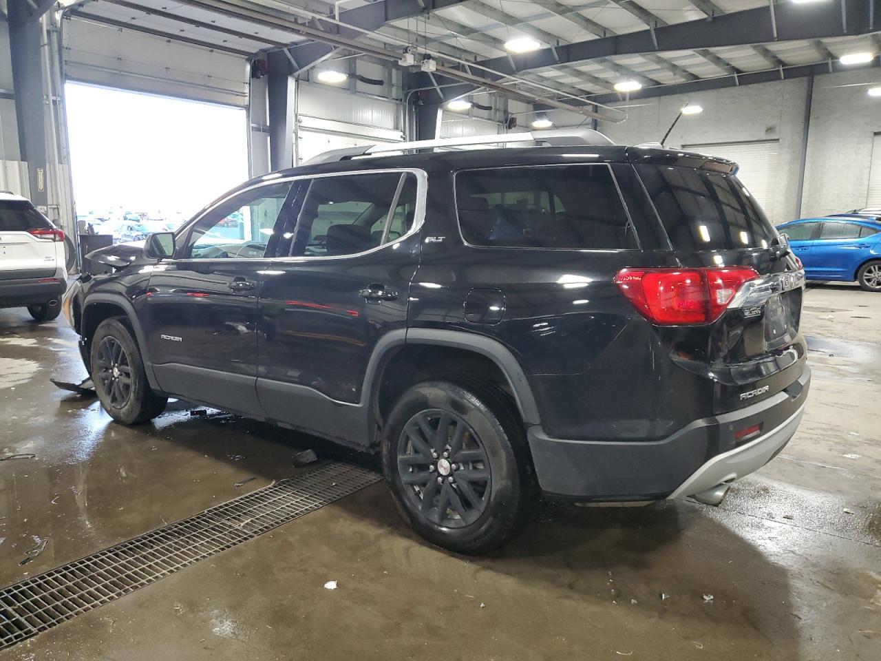 2019 GMC Acadia - Image 2