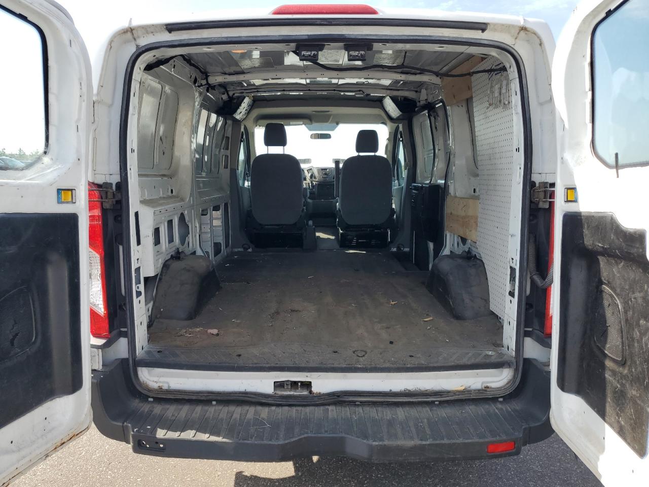 1FTNR1ZM9FKA99373 2015 Ford Transit T-250